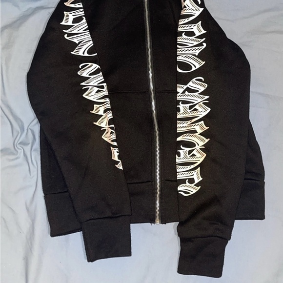 Streetstyle Zip-Up Hoodie - Picture 3 of 4